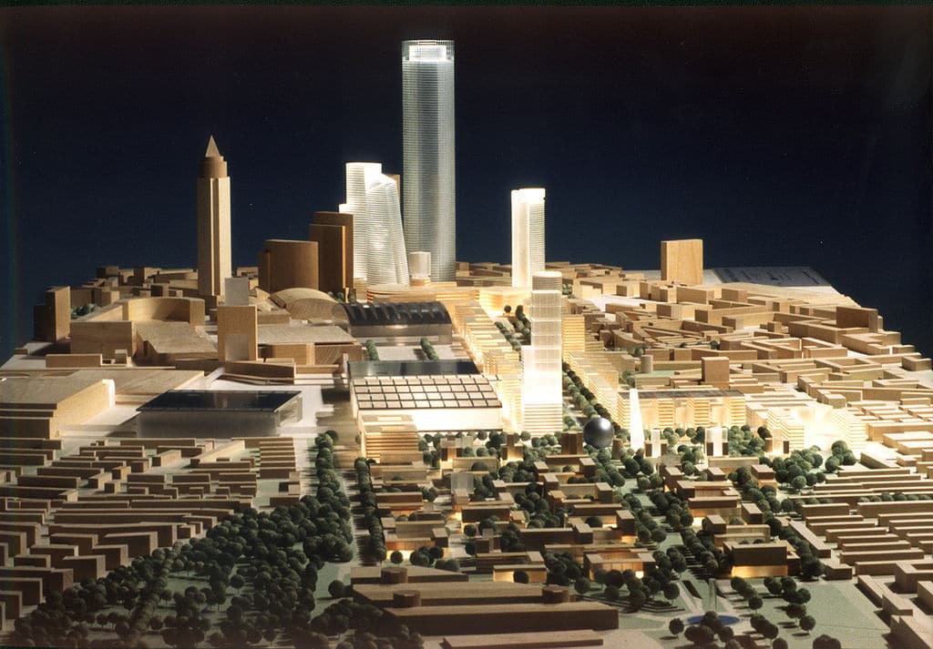 Der Millennium Tower im städtebaulichen Modells des Europaviertels im Jahr 2001.