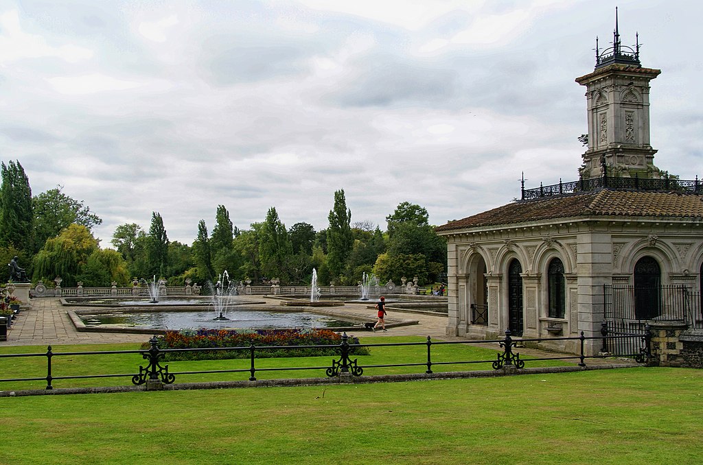 Der Hyde Park ist 142 Hektar groß und damit die größte der vier königlichen Parkanlagen.