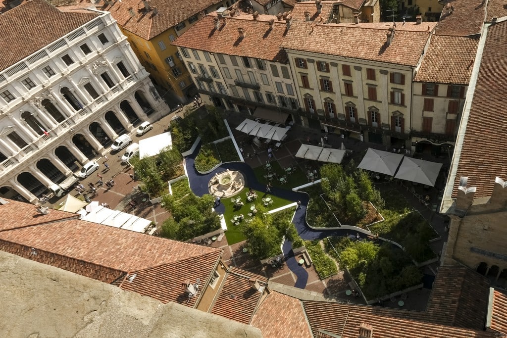 Ein Höhepunkt beim „Maestri del Paesaggio“ in Bergamo ist die temporäre Gestaltung der „Piazza Vecchia“ - dieses Jahr gab es dazu einen Studierendenwettbewerb.