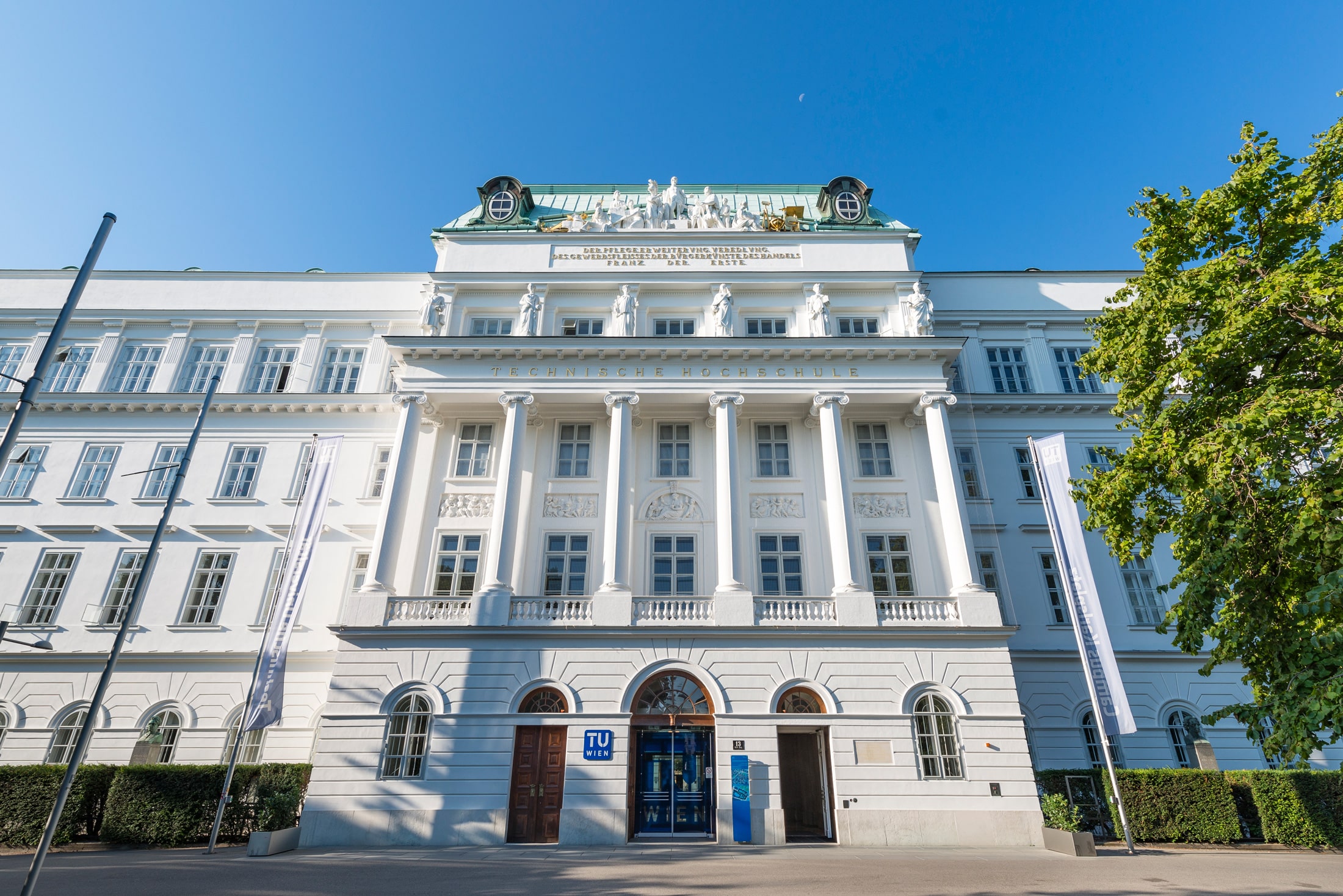 Der Forschungsbereich Landschaftsarchitektur und Landschaftsplanung befindet sich im Hauptgebäude der TU Wien.