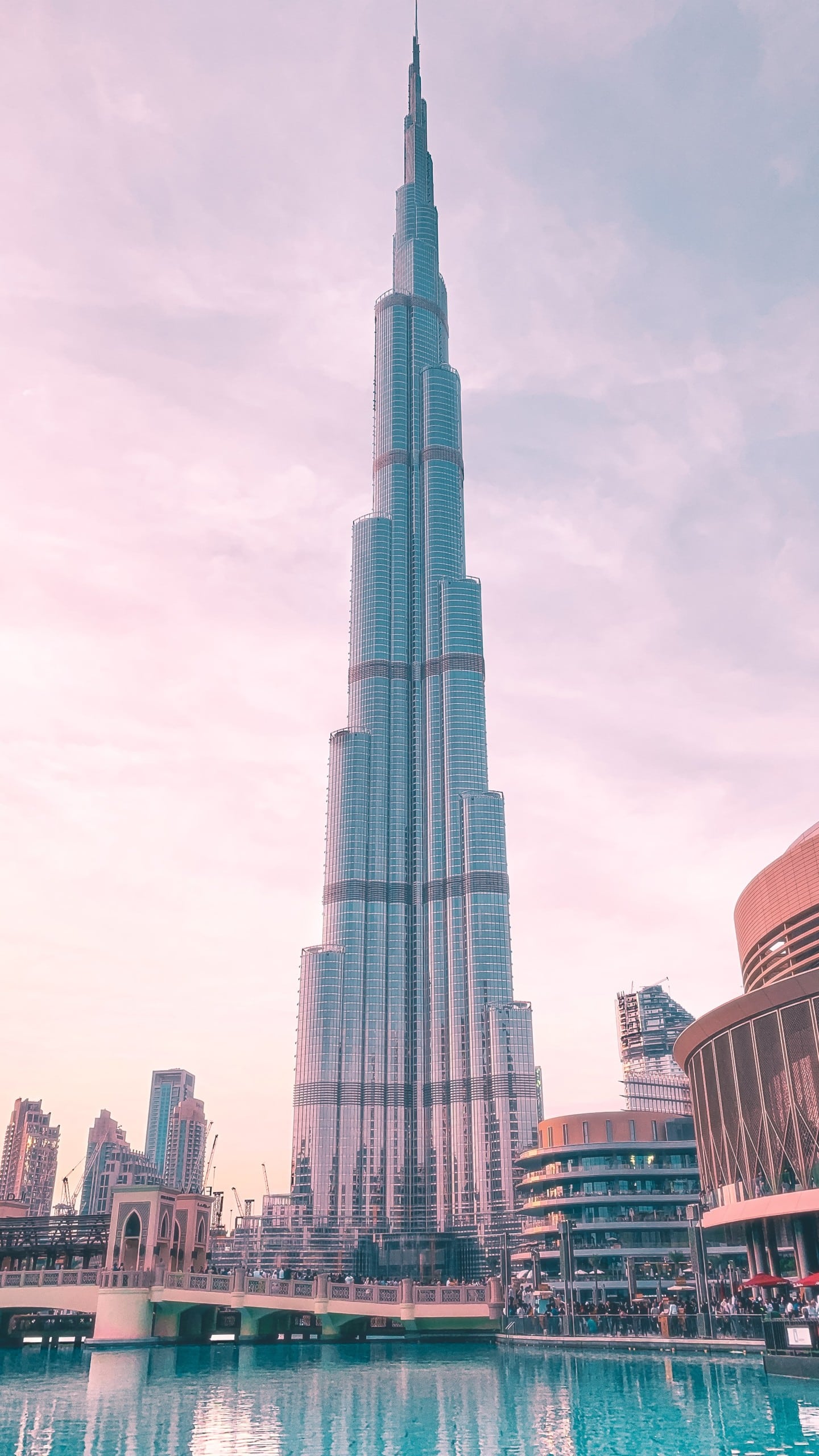 Das Burj Khalifa in Dubai ist mit 828 Metern das höchste Gebäude der Welt. Bildquelle: Unsplash