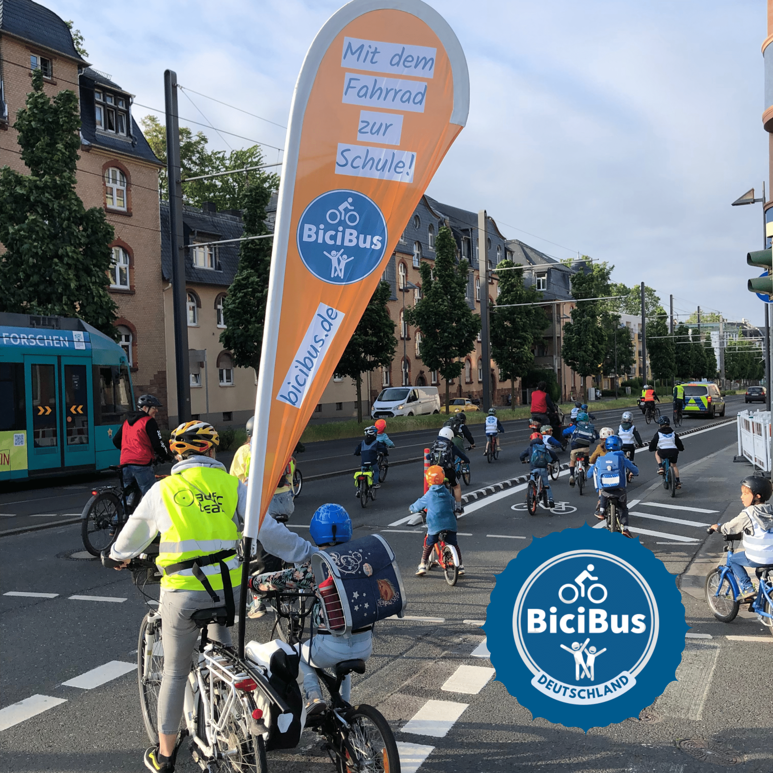 Neue Regelungen in der Straßenverkehrsordnung machen das Radfahren innerorts noch sicherer. Bildquelle: BiciBus Deutschland