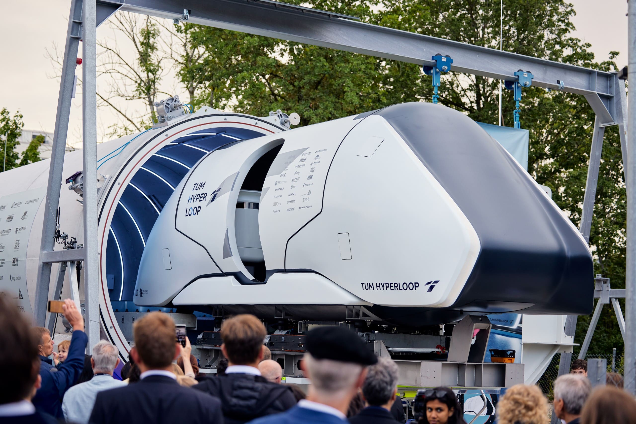 In Ottobrunn hat die europaweit erste Testrecke für Hyperloop eröffnet. Foto: © TUM 2023 Hyperloop