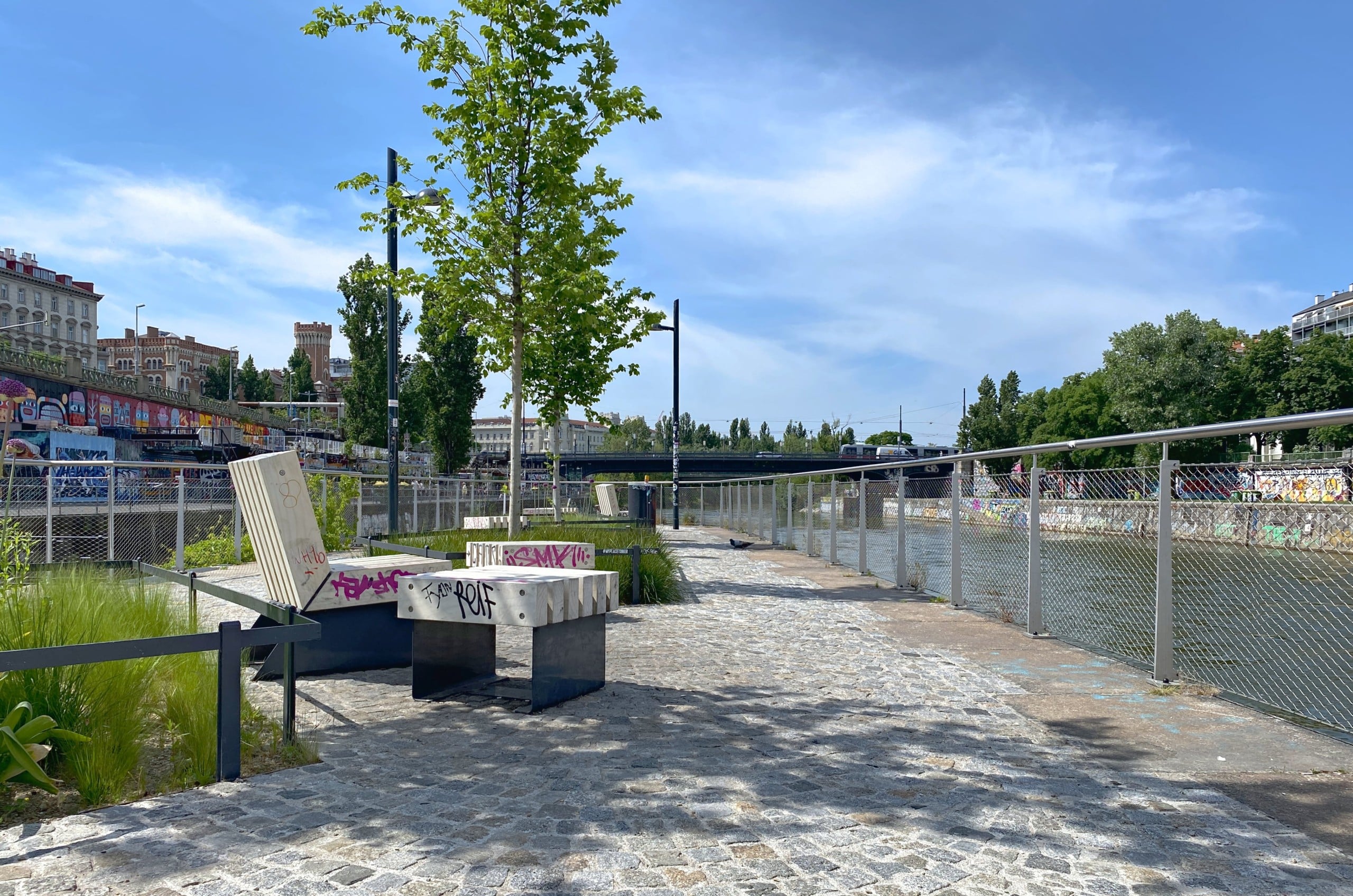 Die Schwimmenden Gärten in Wien sind eine der bereits vorhandenen Lösungen für eine klimafreundlichere Stadt am Donaukanal